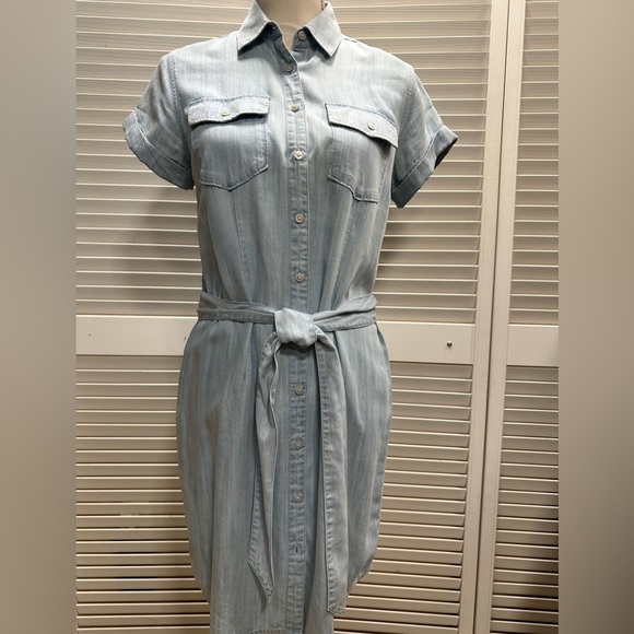 UNTUCKit Dresses & Skirts - Untuckit chambray dress